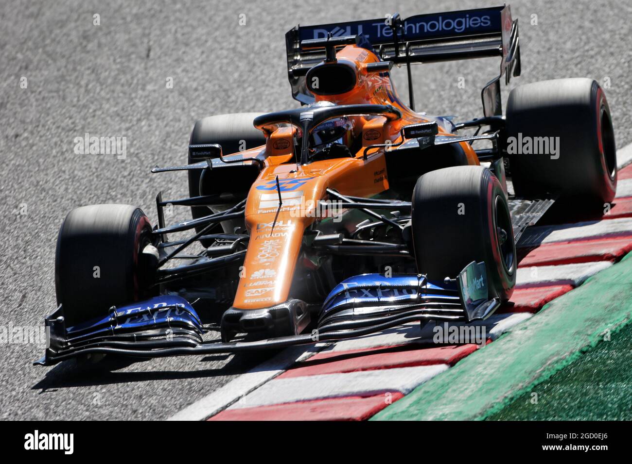 Carlos Sainz Jr (ESP) McLaren MCL34. Japanese Grand Prix, Sunday 13th
