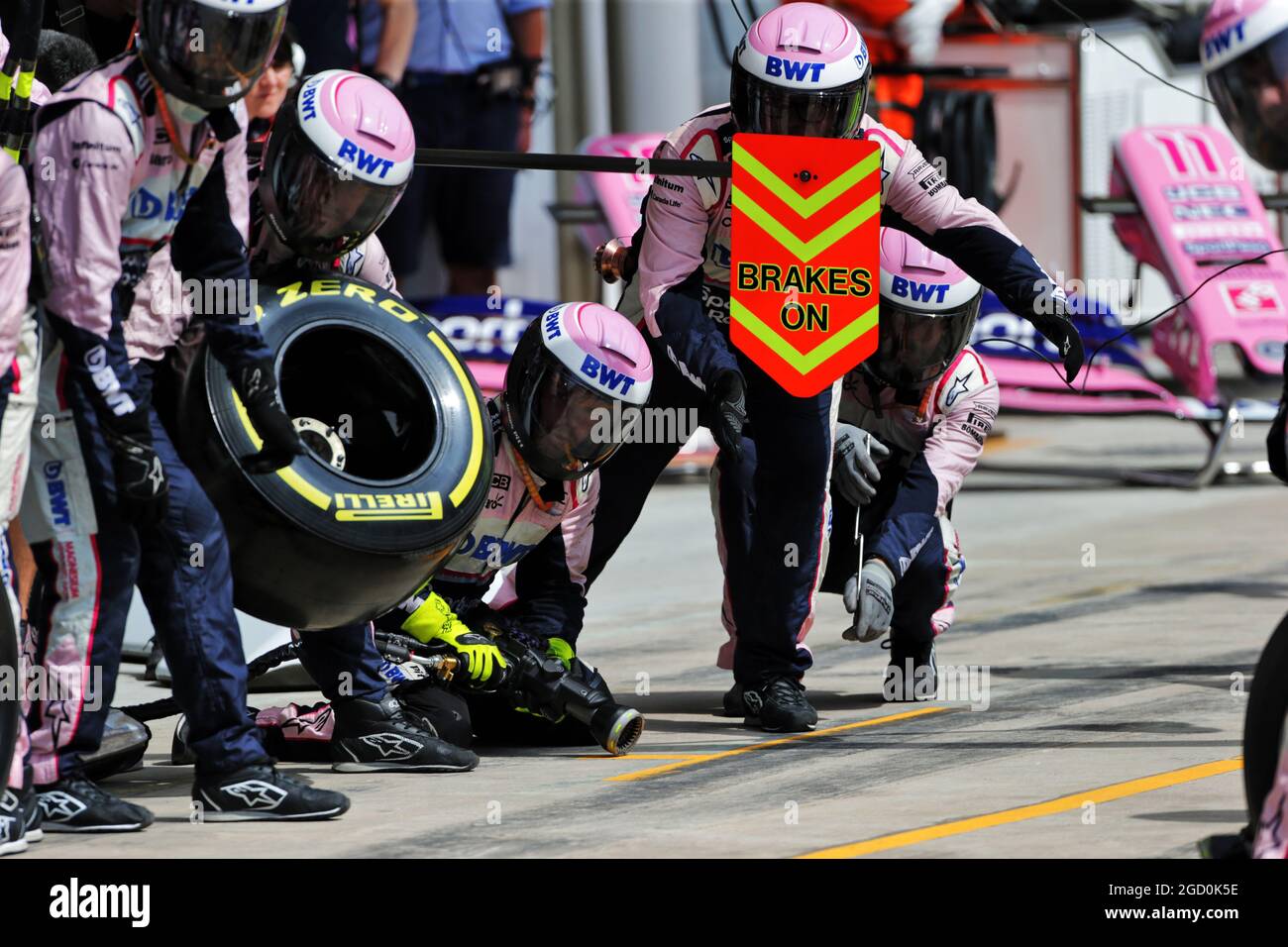 Racing Point F1 Team makes a pit stop. Brazilian Grand Prix, Sunday