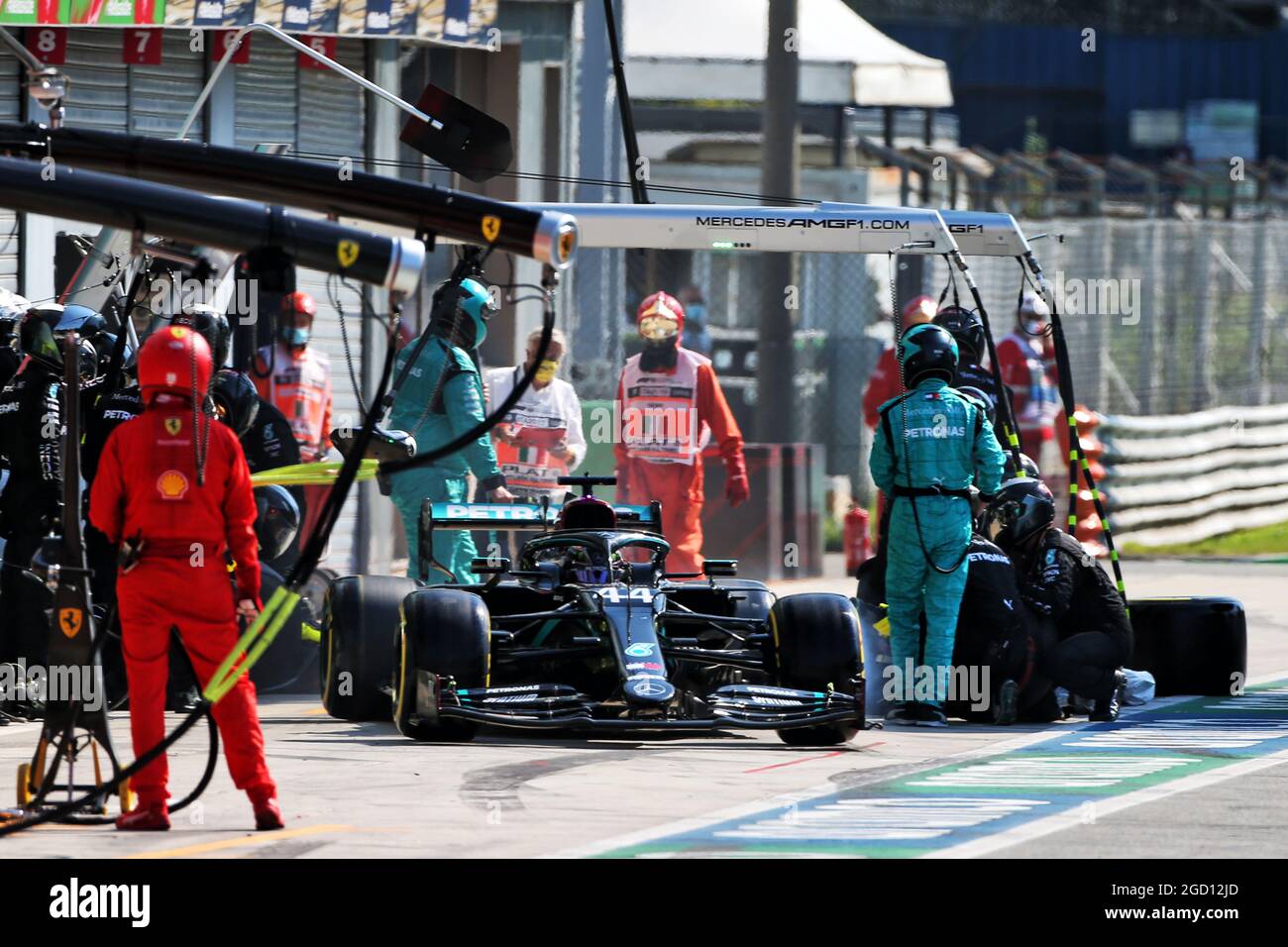 F1 pit lane hi-res stock photography and images - Alamy