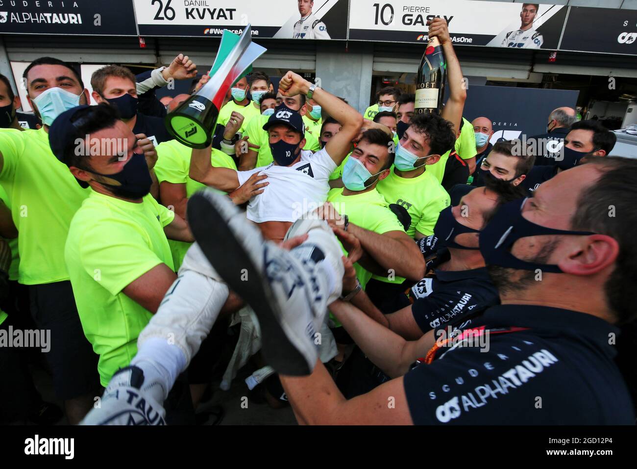 Race winner Pierre Gasly (FRA) AlphaTauri celebrates with the team