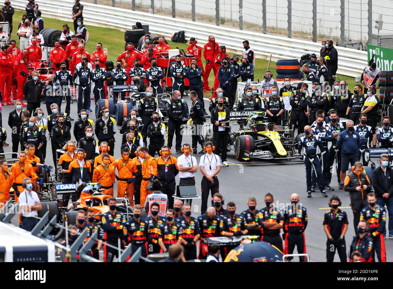 Renault F1 Team as the grid observes the national anthem. Portuguese Grand Prix, Sunday 25th October 2020. Portimao, Portugal. Stock Photo