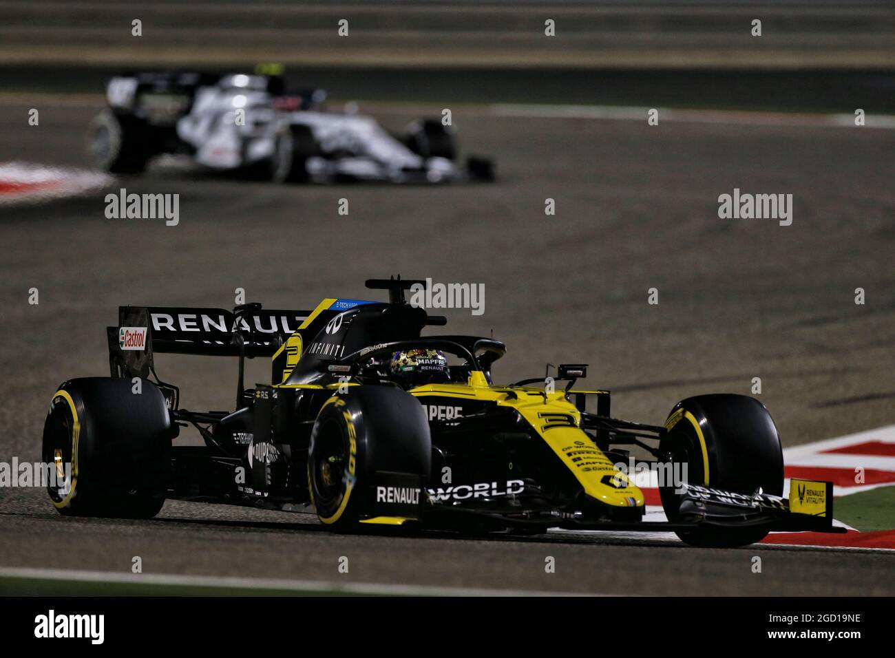 Daniel Ricciardo (AUS) Renault F1 Team RS20. Bahrain Grand Prix, Sunday ...