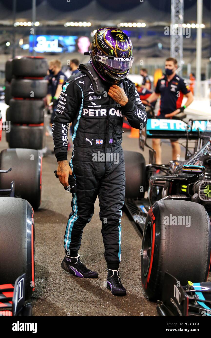 Lewis Hamilton (GBR) Mercedes AMG F1 in qualifying parc ferme. Abu ...