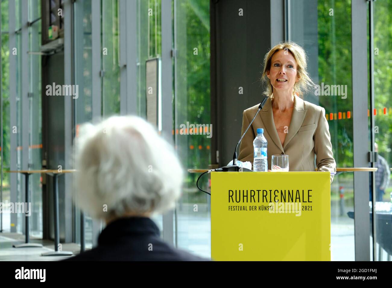 DEU, Deutschland, Nordrhein-Westfalen, Ruhrgebiet, Bochum, 10.08.2021: die Geschaeftsfuehrerin der Kultur Ruhr GmbH Dr. Vera Battis-Reese in der Press Stock Photo