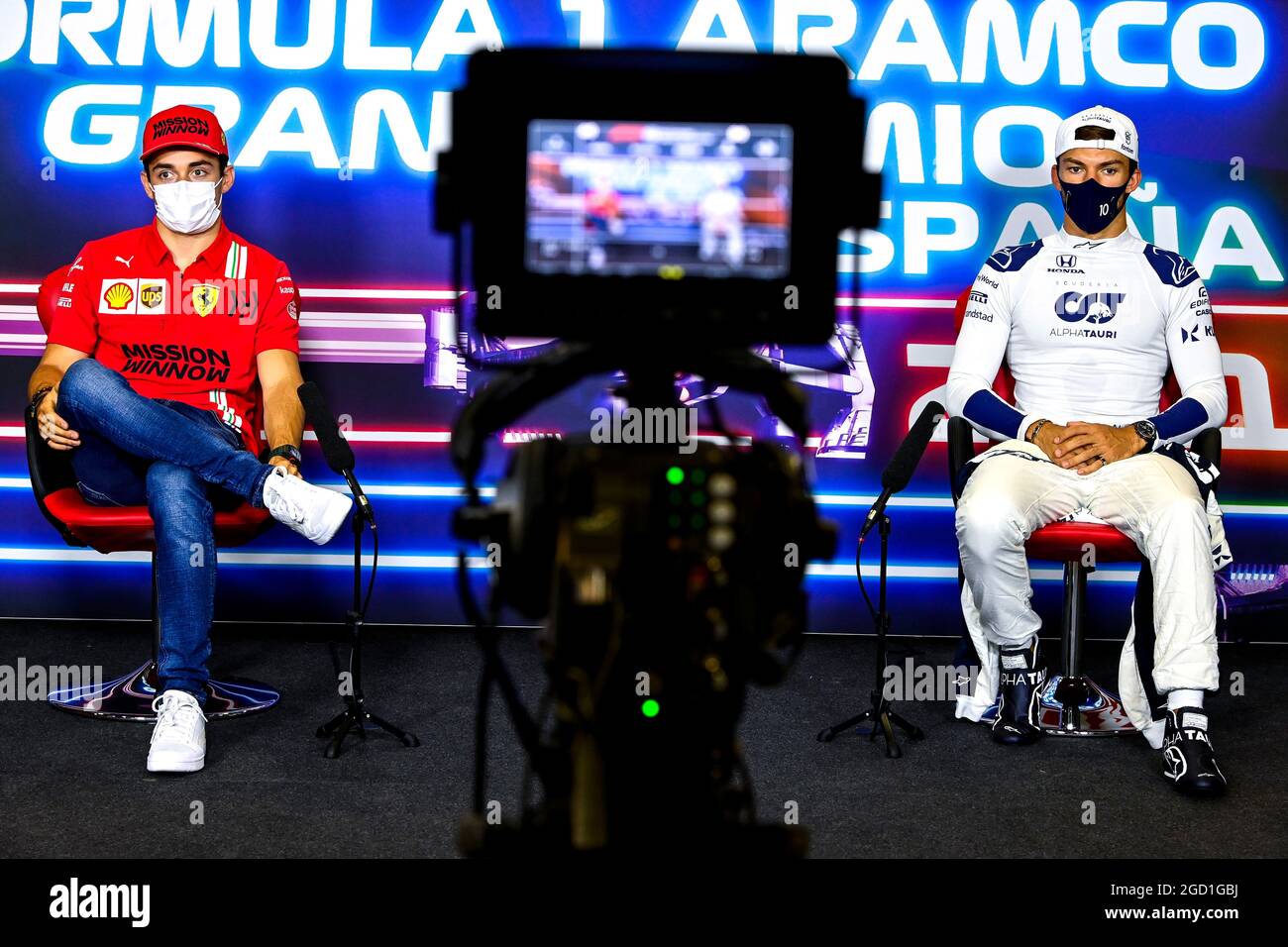 L to R): Charles Leclerc (MON) Ferrari and Pierre Gasly (FRA) AlphaTauri in  the FIA Press Conference. Spanish Grand Prix, Thursday 6th May 2021.  Barcelona, Spain. FIA Pool Image for Editorial Use