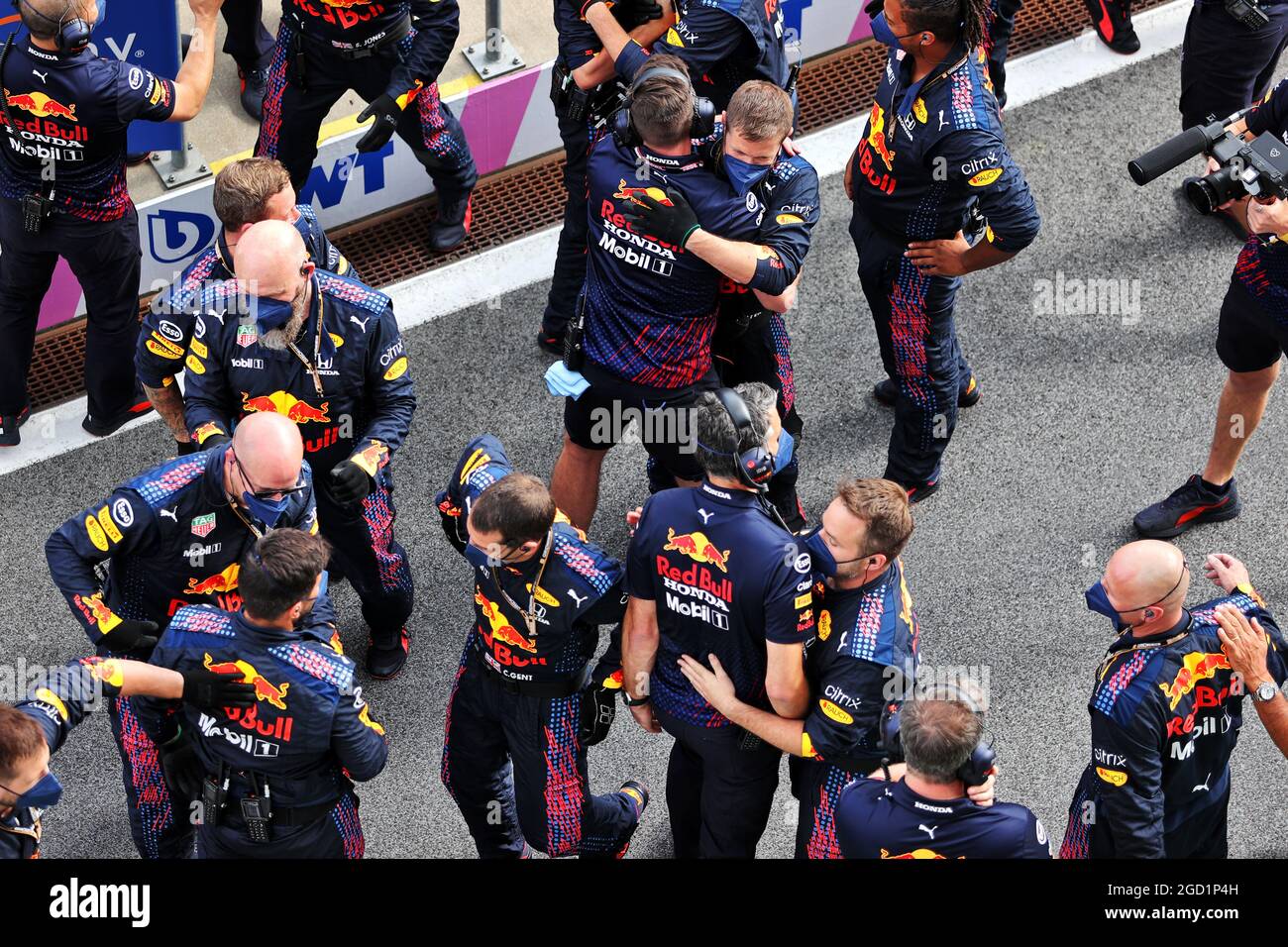 Red Bull Racing celebrate victory for Max Verstappen (NLD) Red Bull Racing. Steiermark Grand Prix, Sunday 27th June 2021. Spielberg, Austria. Stock Photo