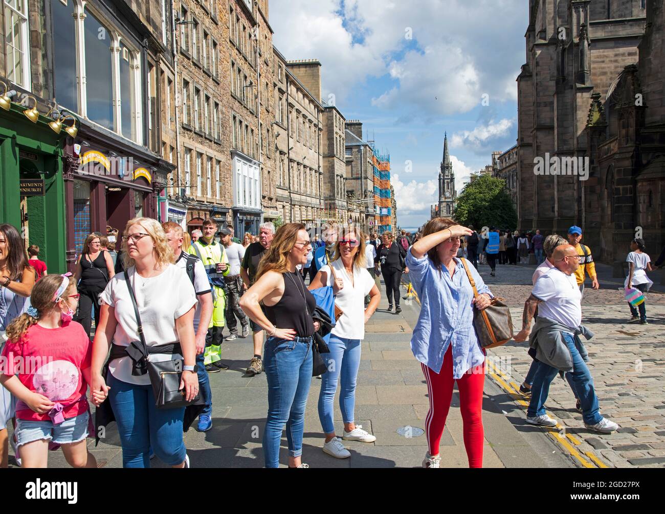 Edinburgh city centre, Scotland, UK weather. 10th August 2021. Hot and sunny with temperature over 21 degrees centigrade for visitors to the city centre. Credit: Arch White/Alamy Live News. Stock Photo