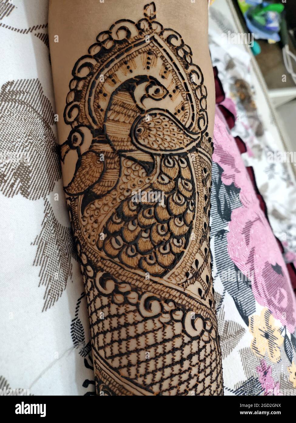 Beawar, Rajasthan, India, August 10, 2019: Indian woman get heena ...