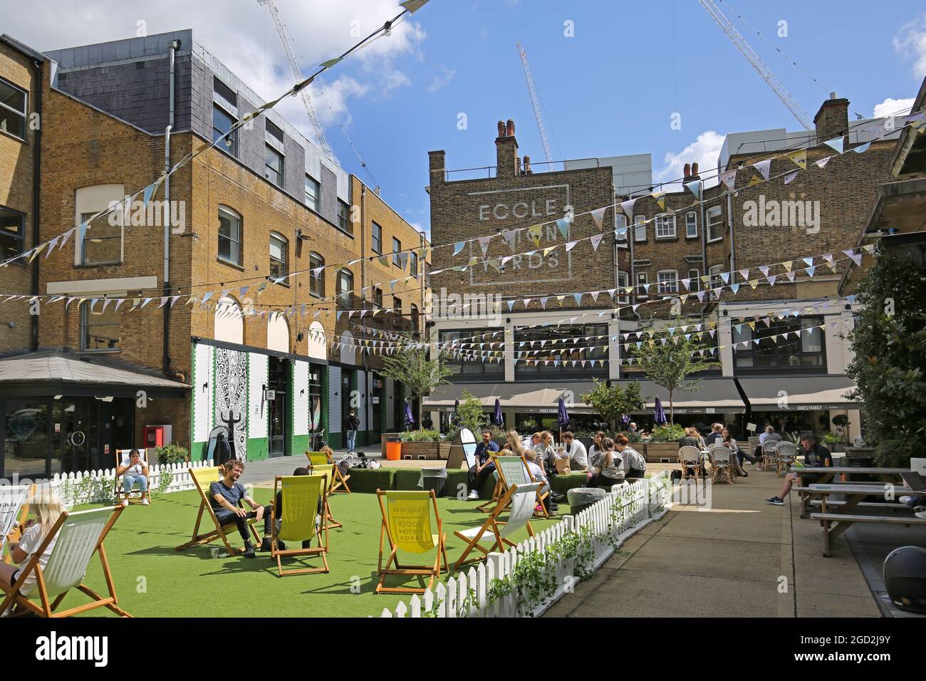 Eccleston Yards, a fashionable new development of restaurants and cafes in warehouses off Eccleston Place, Westminster. Near Victoria Coach Station Stock Photo