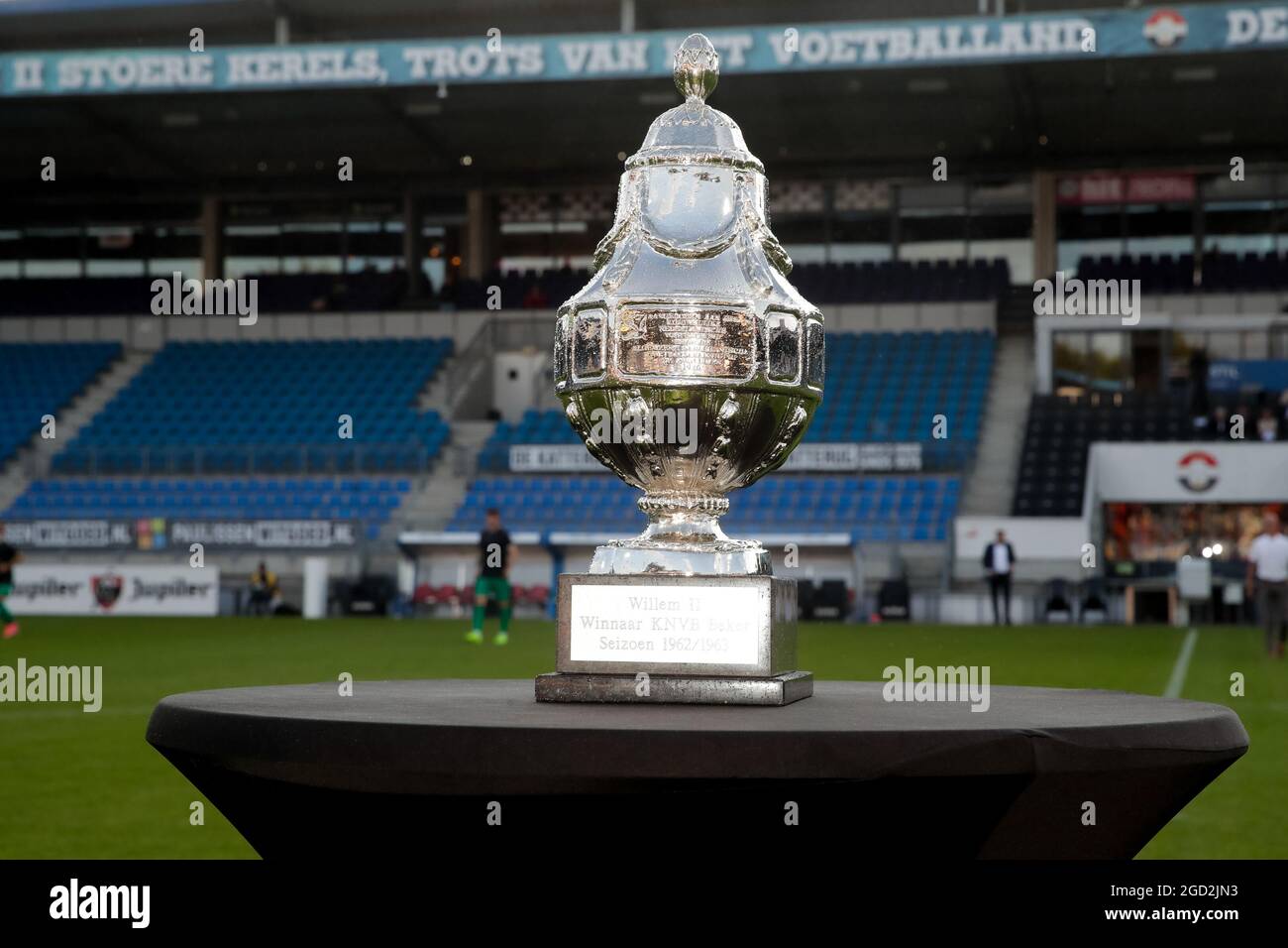 Page 3 - Replica Trophy High Resolution Stock Photography and Images - Alamy