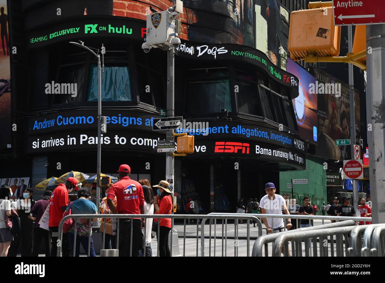 Times Square News Zipper High Resolution Stock Photography And Images Alamy