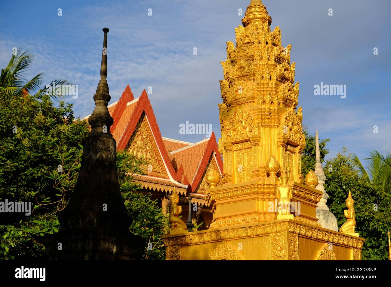 Cambodia Krong Siem Reap - Wat Damnak golden Chedi - golden Stupa tower Stock Photo