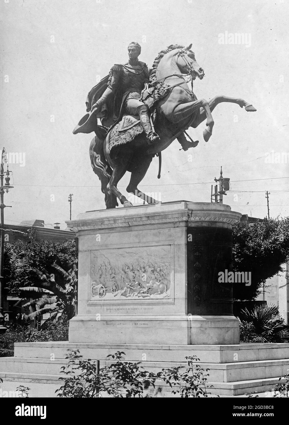Equestrian statue of Simon Bolivar ca. between 1909 and 1920 Stock Photo