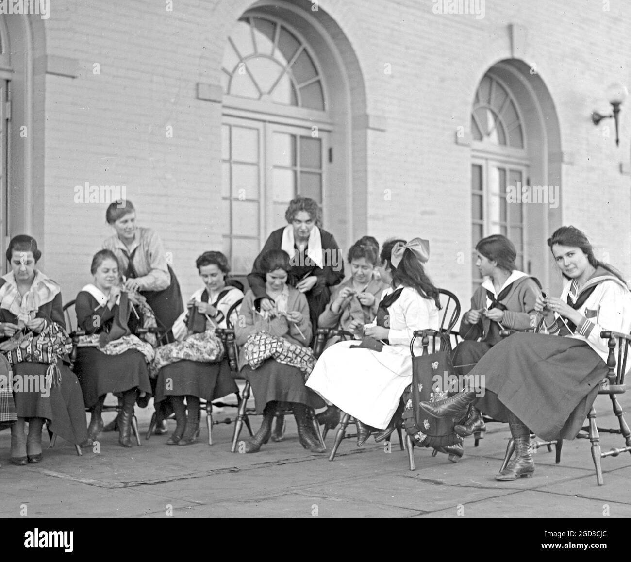 Women knitting, vocational studies public schools ca.  between 1918 and 1920 Stock Photo