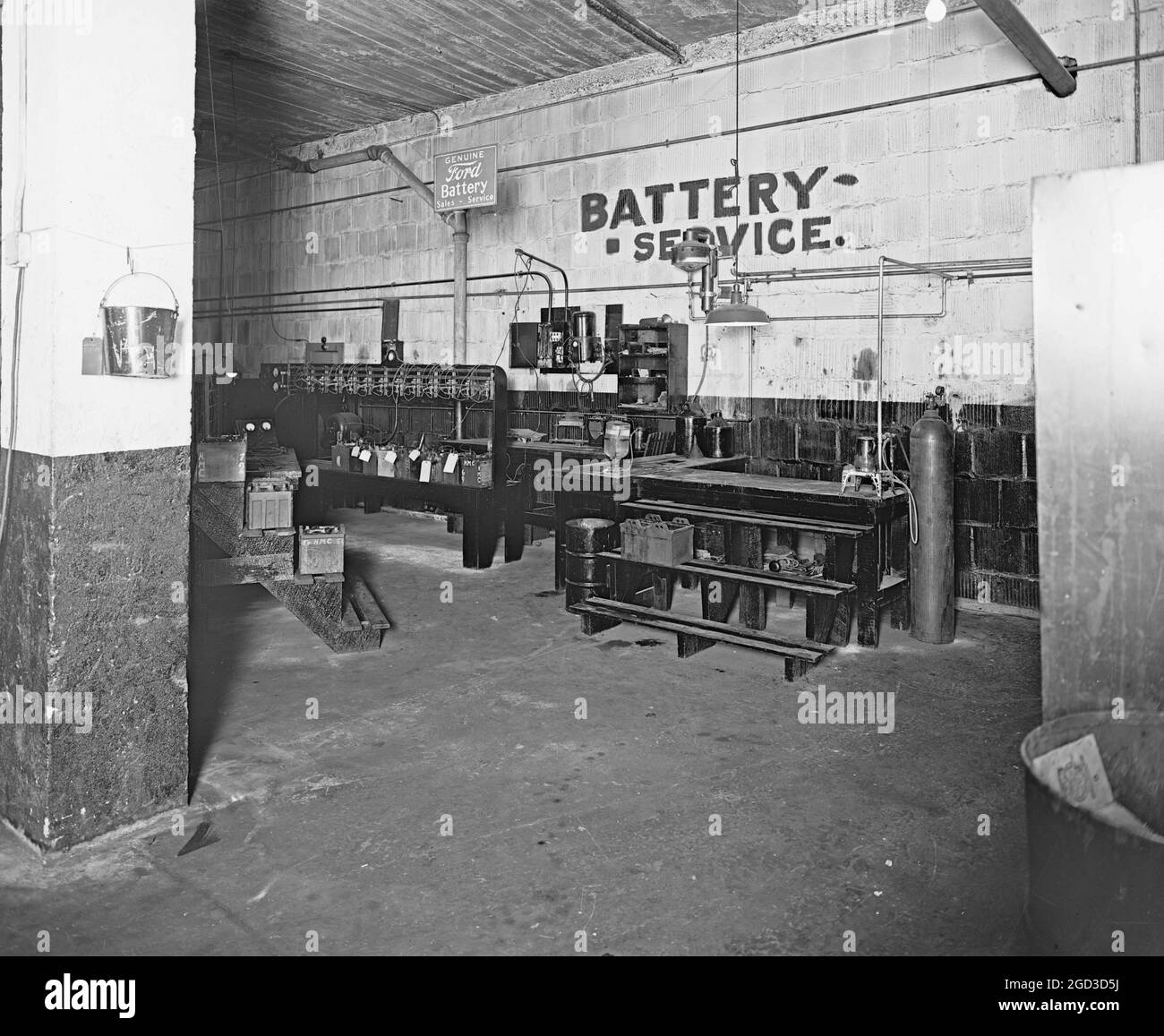 Hendricks motor company garage hires stock photography and images Alamy