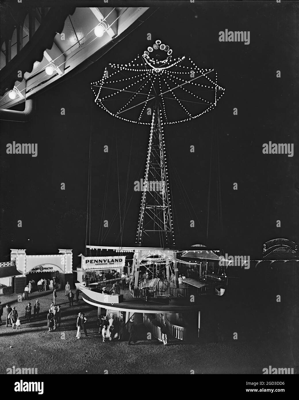 Early 1900s amusement park hi-res stock photography and images - Alamy