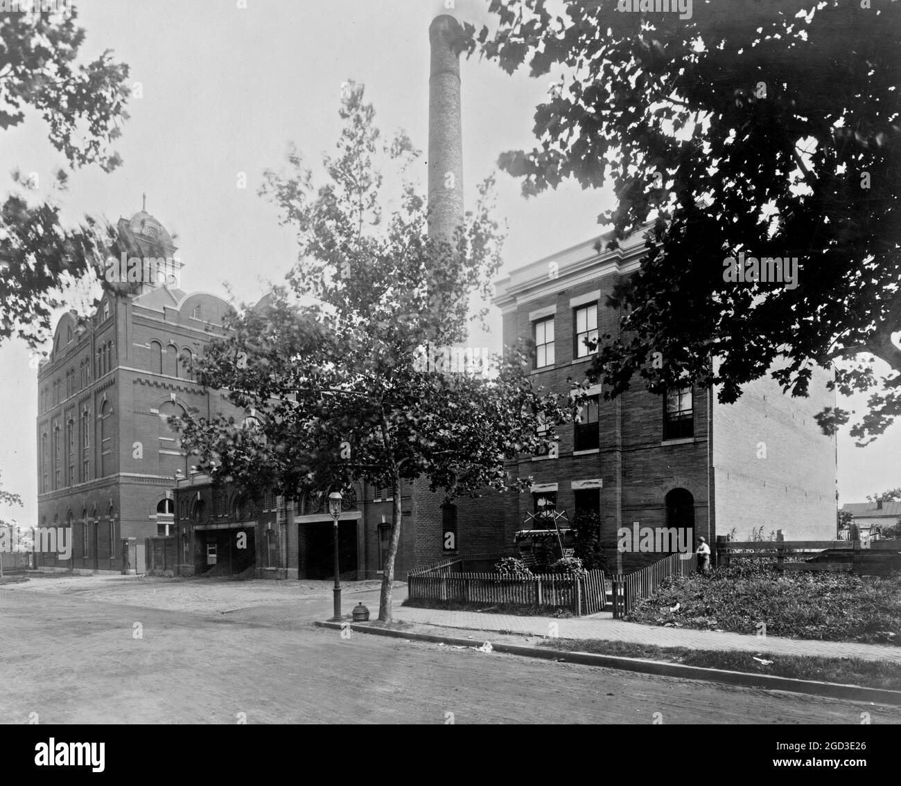 Exterior view of the National Capital Brewing Company building, Washington, D.C. ca. [between 1909 and 1932] Stock Photo