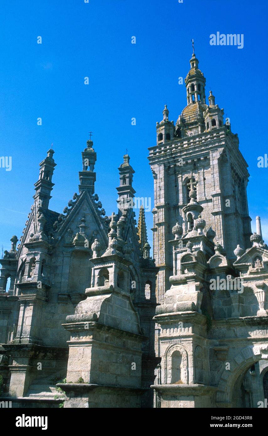 FINISTERE (29) BRITTANY, SAINT THEGONNEC, THE PARISH WITH ITS CHURCH OF NOTRE DAME AND ITS CALVARY, XVITH AND XVIITH CENTURIES, ARE OF HISTORICAL MONU Stock Photo