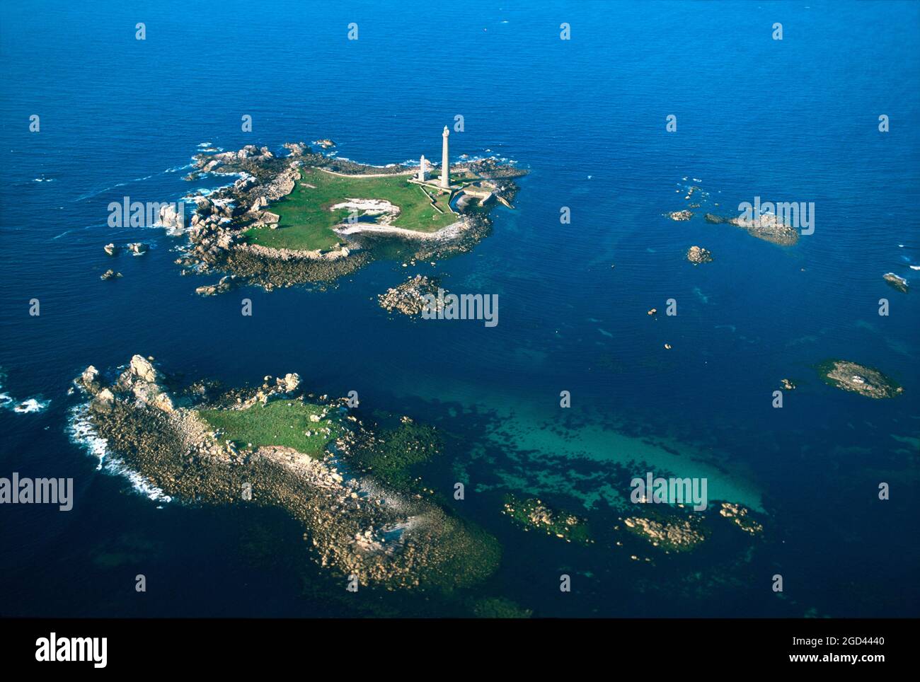 FINISTERE (29) BRITTANY, AERIAL VIEW OF THE VIRGIN ISLAND LIGHTHOUSE WAS BUILT IN 1897, 1902 IN THE LILIA ARCHIPELAGO, IT IS A HISTORIC MONUMENT, FRAN Stock Photo