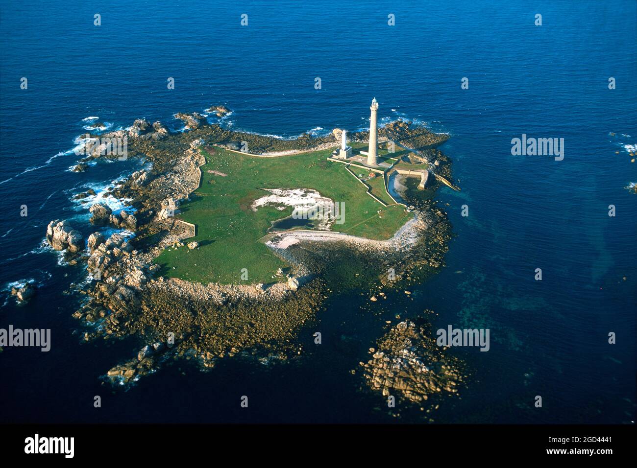 FINISTERE (29) BRITTANY, AERIAL VIEW OF THE VIRGIN ISLAND LIGHTHOUSE WAS BUILT IN 1897, 1902 IN THE LILIA ARCHIPELAGO, IT IS A HISTORIC MONUMENT, FRAN Stock Photo