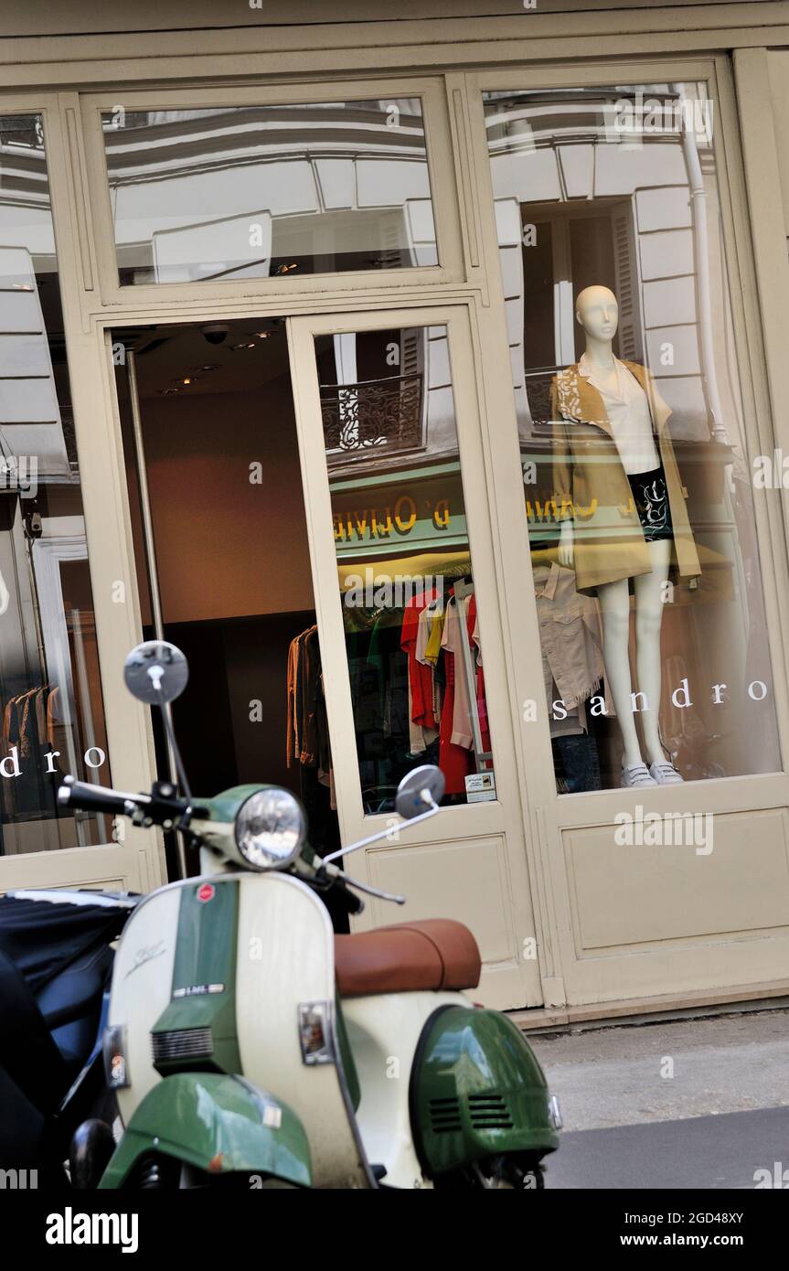 Sandro paris store hi-res stock photography and images - Alamy