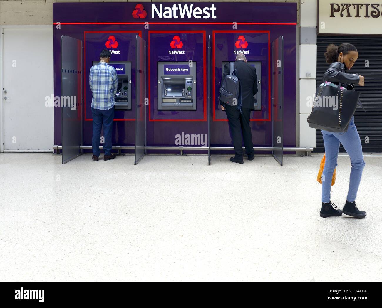 London, England, UK. Victoria Station: NatWest cash tills in use on the forecourt Stock Photo