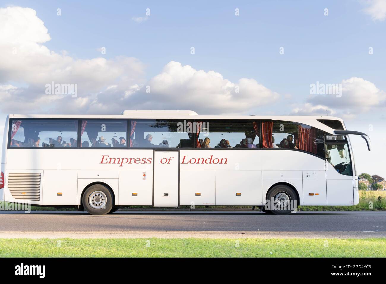 Tourist Coach High Resolution Stock Photography and Images - Alamy