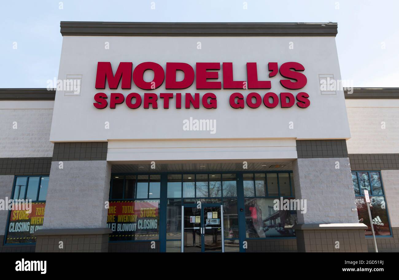Modells sporting goods hi-res stock photography and images - Alamy