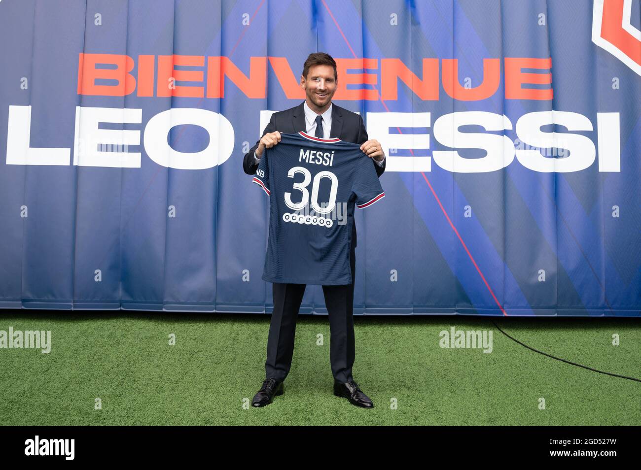 Signed PSG Memorabilia, Paris Saint Germain Signed Shirts, Balls, Photos