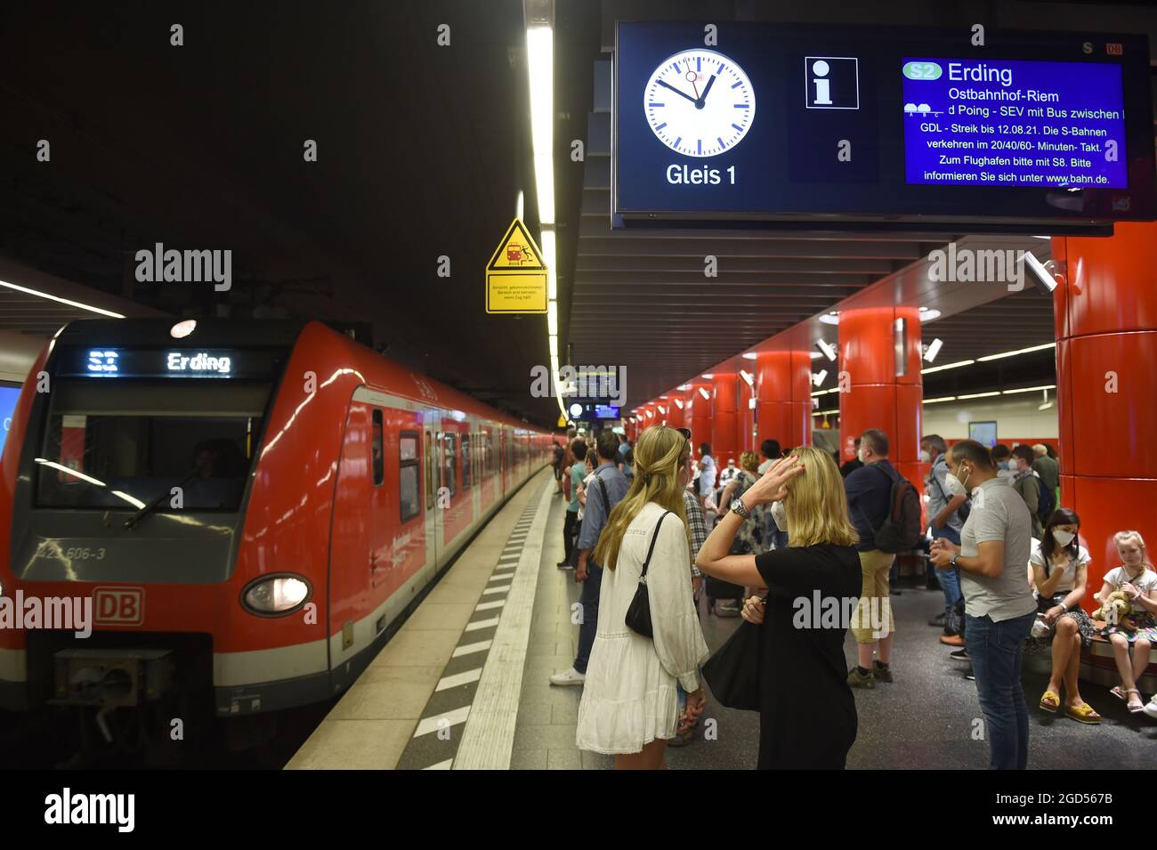 Munich Germany 11th Aug 2021 Passengers Walk Through The Main Concourse Of Munich S Main Train Station During The 48 Hour Nationwide Strike On Rail Passenger Services And Rail Infrastructure The Train Drivers Union [ 955 x 1300 Pixel ]