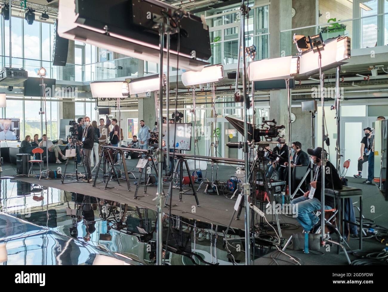 Set Performance Filming Movie and video production hi-res stock photography and images - Alamy