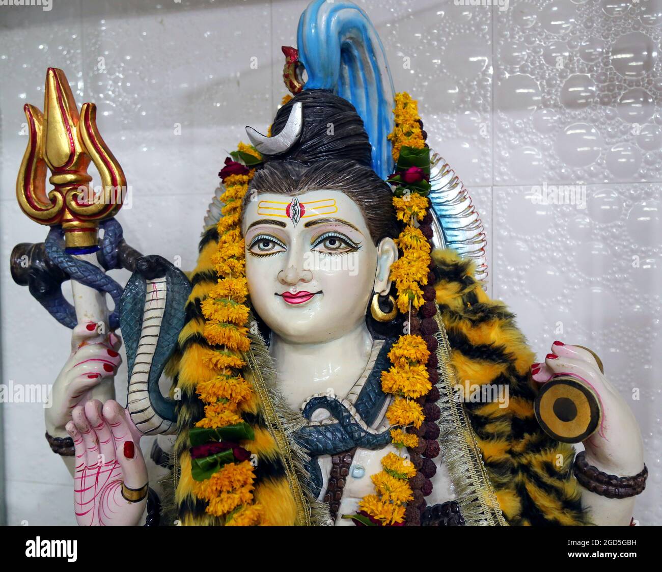 Beawar, India. 09th Aug, 2021. A stone statue of Lord Shiva at Mahadev temple on third Somwar (Monday) of holy month of Shravan in Beawar. (Photo by Sumit Saraswat/Pacific Press) Credit: Pacific Beawar, India. 09th Aug, 2021. A stone statue of Lord Shiva at Mahadev temple on third Somwar (Monday) of holy month of Shravan in Beawar. (Photo by Sumit Saraswat/Pacific Press) Credit: Pacific
