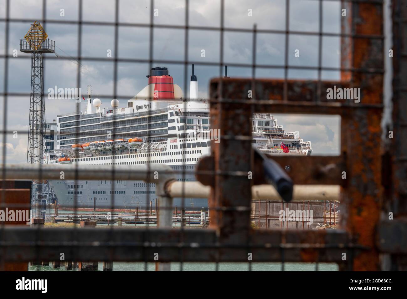 queen mary 2 alongside at the port of southampton, cruise lines in port