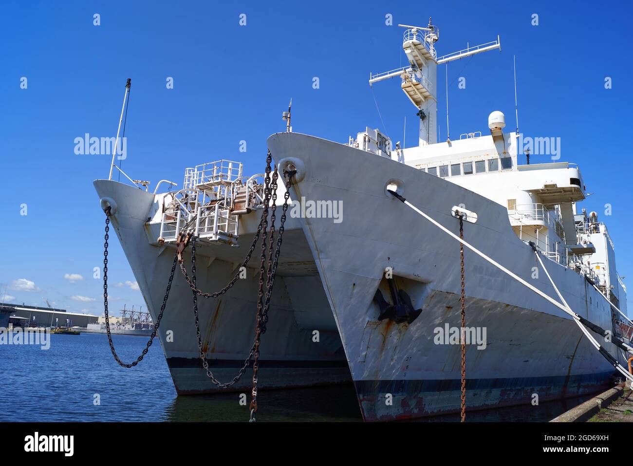 USNS Hayes (T-AGOR-16) acoustics research ship at the Philadelphia Naval Shipyard. Status: stricken. Stock Photo