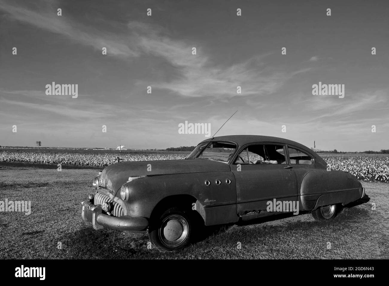 Vintage Buick automobile at the Hopson Plantation site on the outskirts of Clarksdale, USA, US Stock Photo