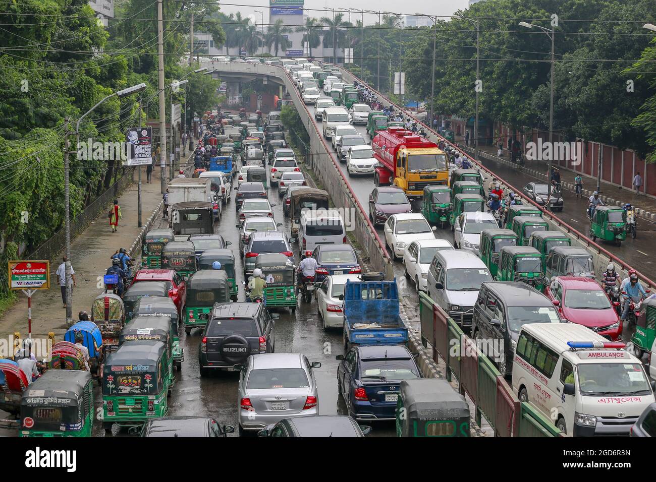 Long tailback of vehicles developed as offices and shops reopened after ...