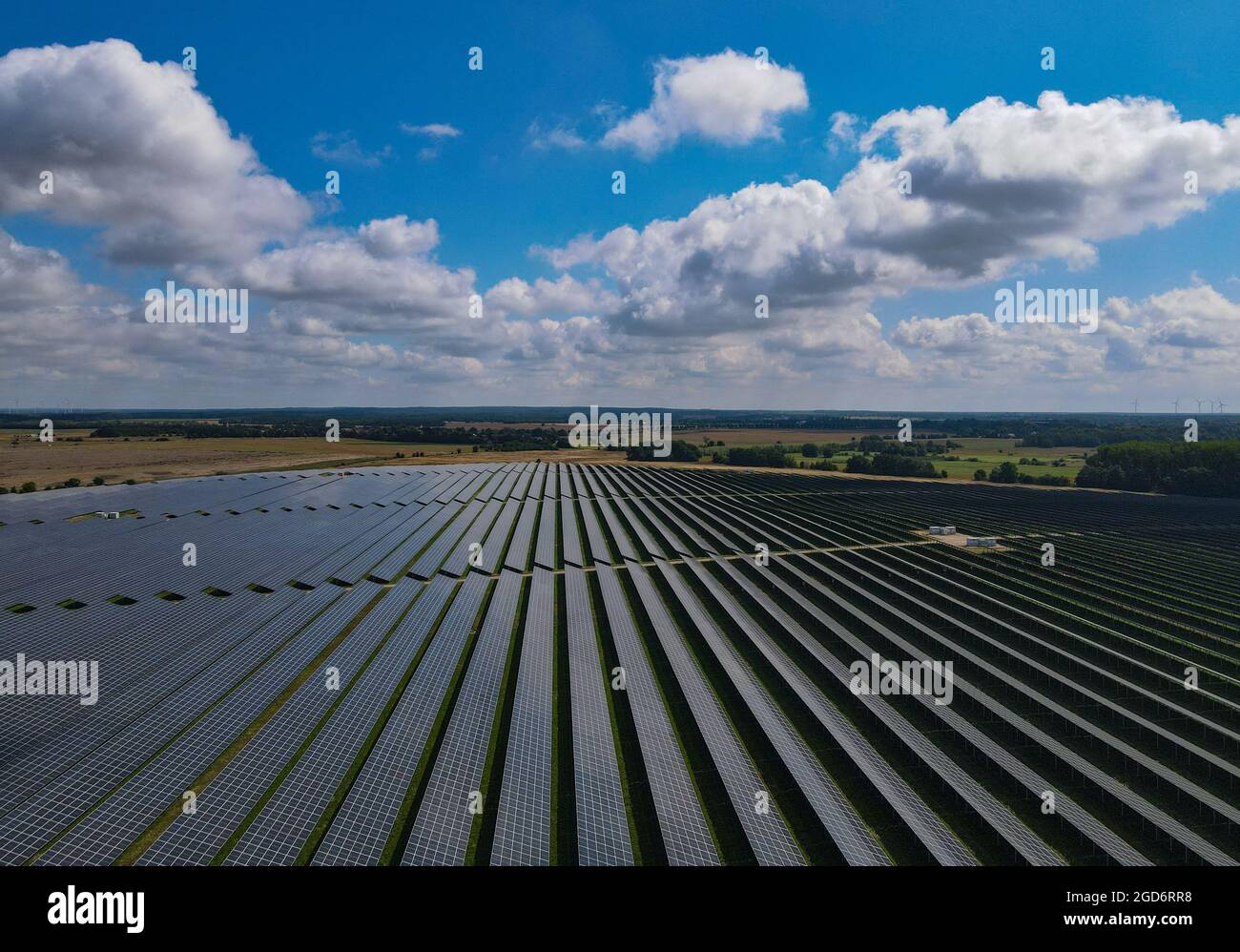 werneuchen-germany-11th-aug-2021-the-enbw-solar-park-weesow