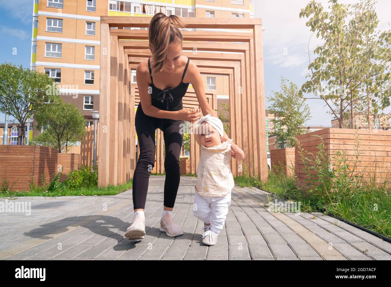 Child learns to walk hi-res stock photography and images - Alamy