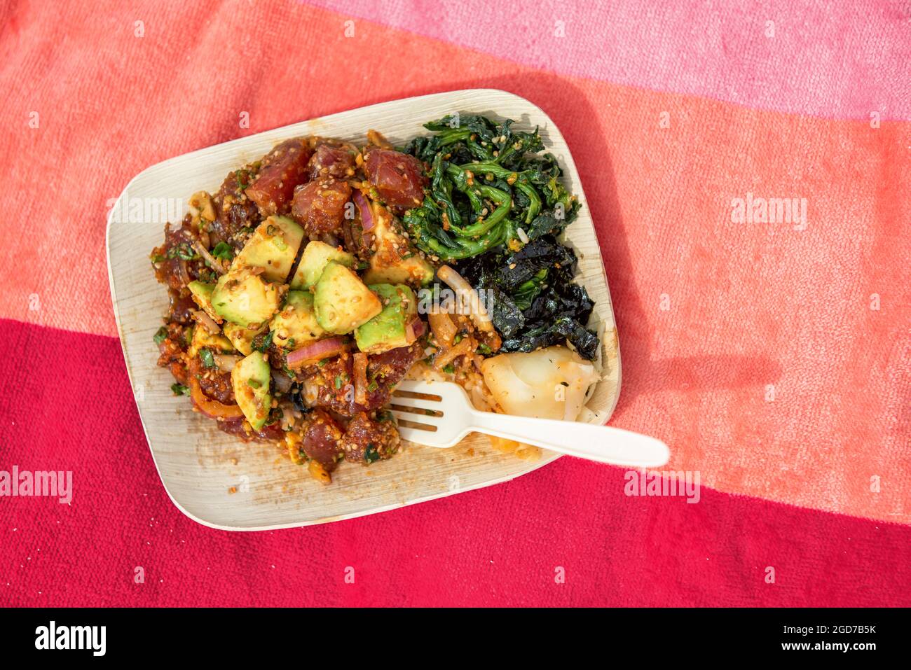Poke bowl hawaii local eat food tuna fish fresh salad top view on
