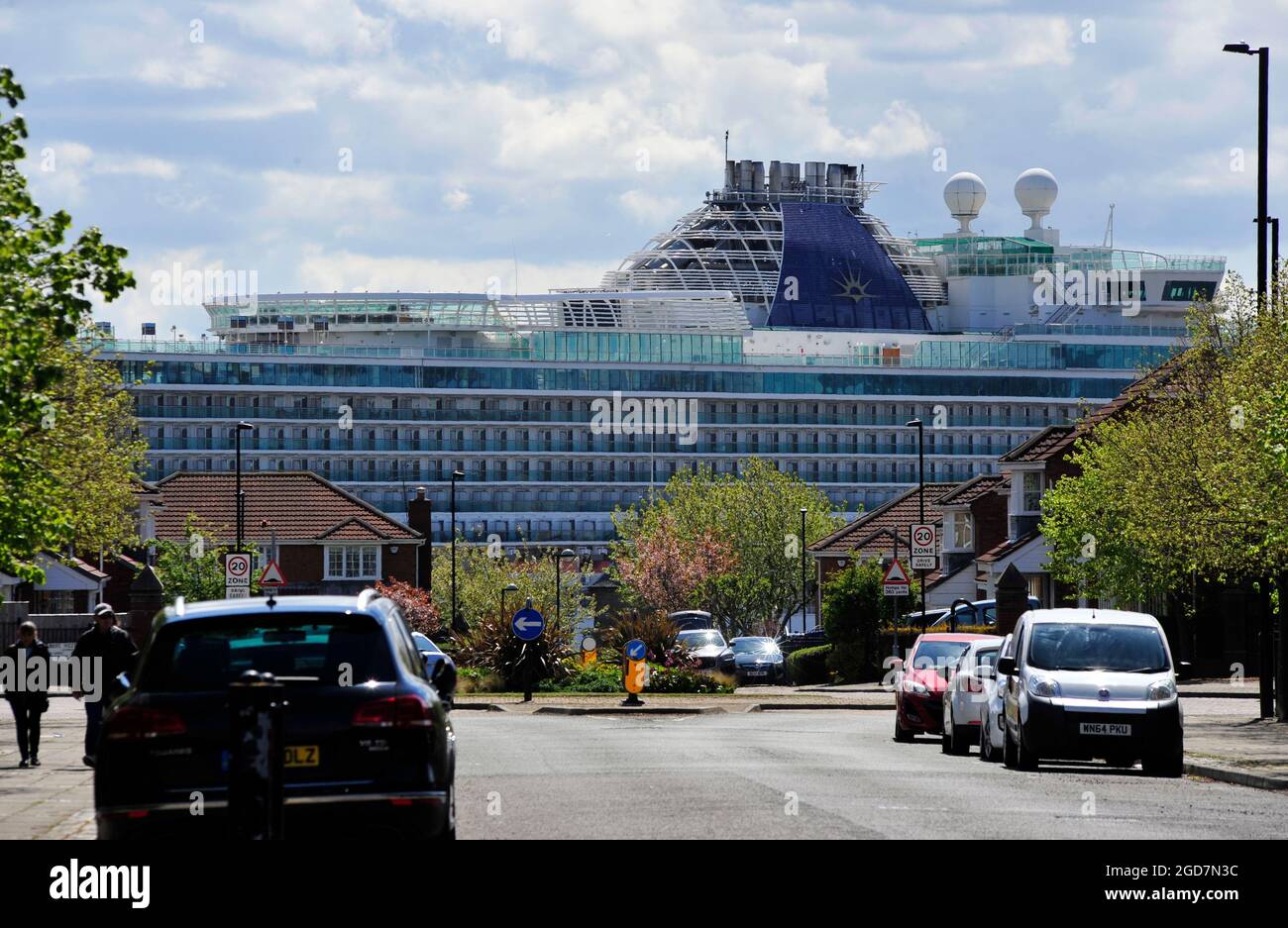 Ajaxnetphoto June 21 North Shields England Laid Up The 115 055 Gross Ton Carnival Cruise Line Ship Azura Operated By P O Cruises Laid Up Alongside The International Passenger Terminal During The Covid Pandemic