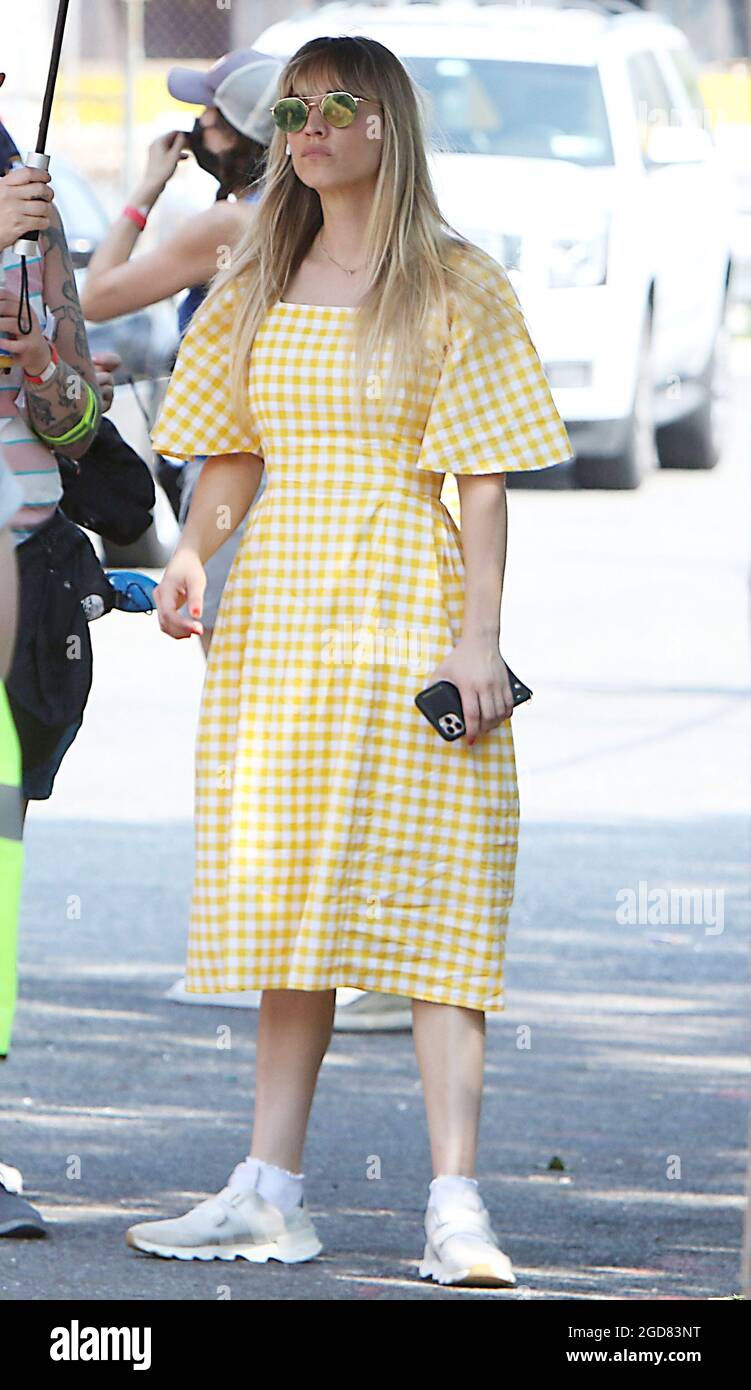 New York, NY, USA. 11th Aug, 2021. Kaley Cuoco on the set of Meet Cute on August 11, 2021 in New York City. Credit: Rw/Media Punch/Alamy Live News Stock Photo - Alamy New York, NY, USA. 11th Aug, 2021. Kaley Cuoco on the set of Meet Cute on August 11, 2021 in New York City. Credit: Rw/Media Punch/Alamy Live News Stock Photo - Alamy