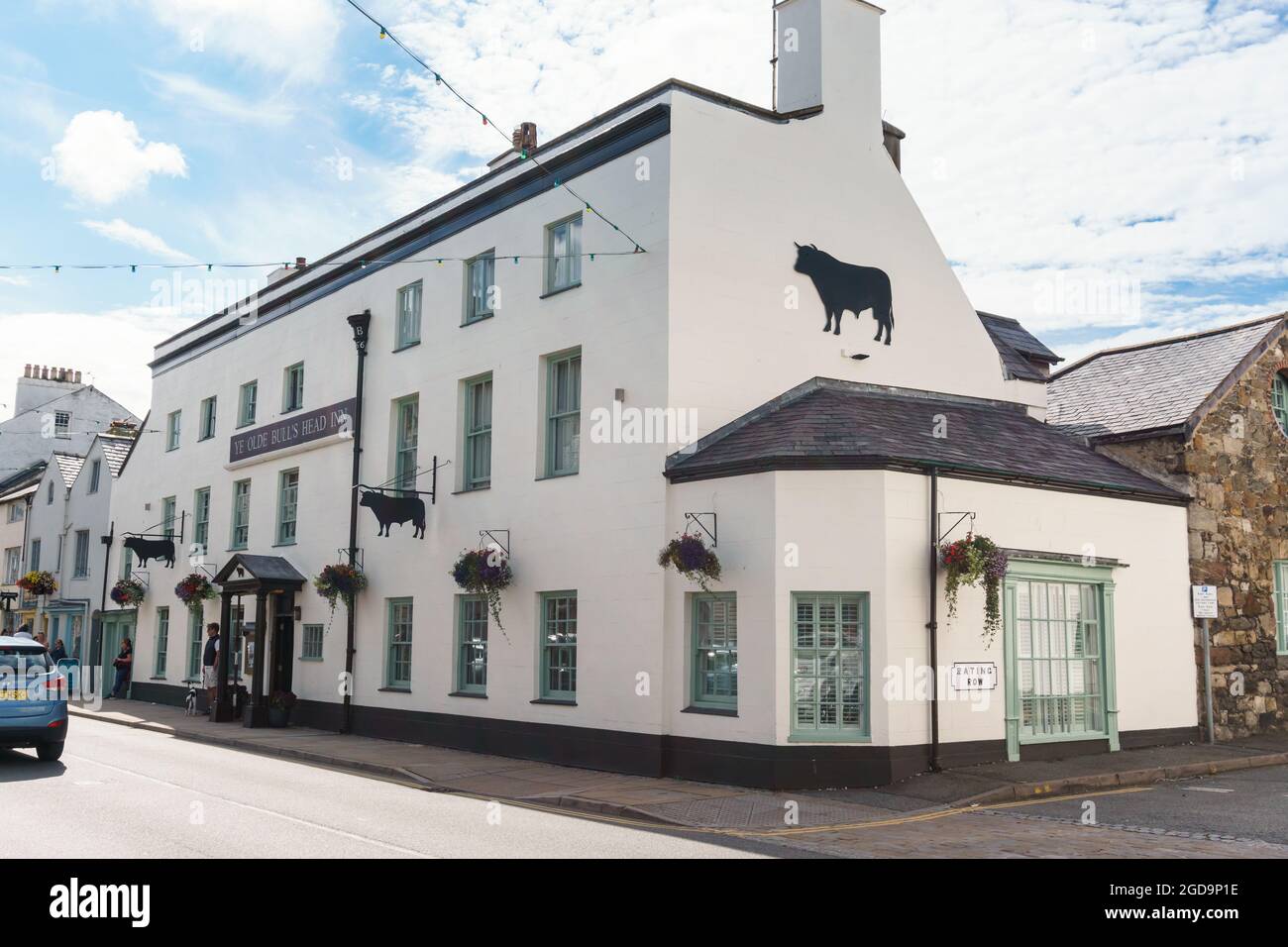 Ye Olde Bulls Head Inn on Castle Street in Beaumaris Anglesey Stock Photo