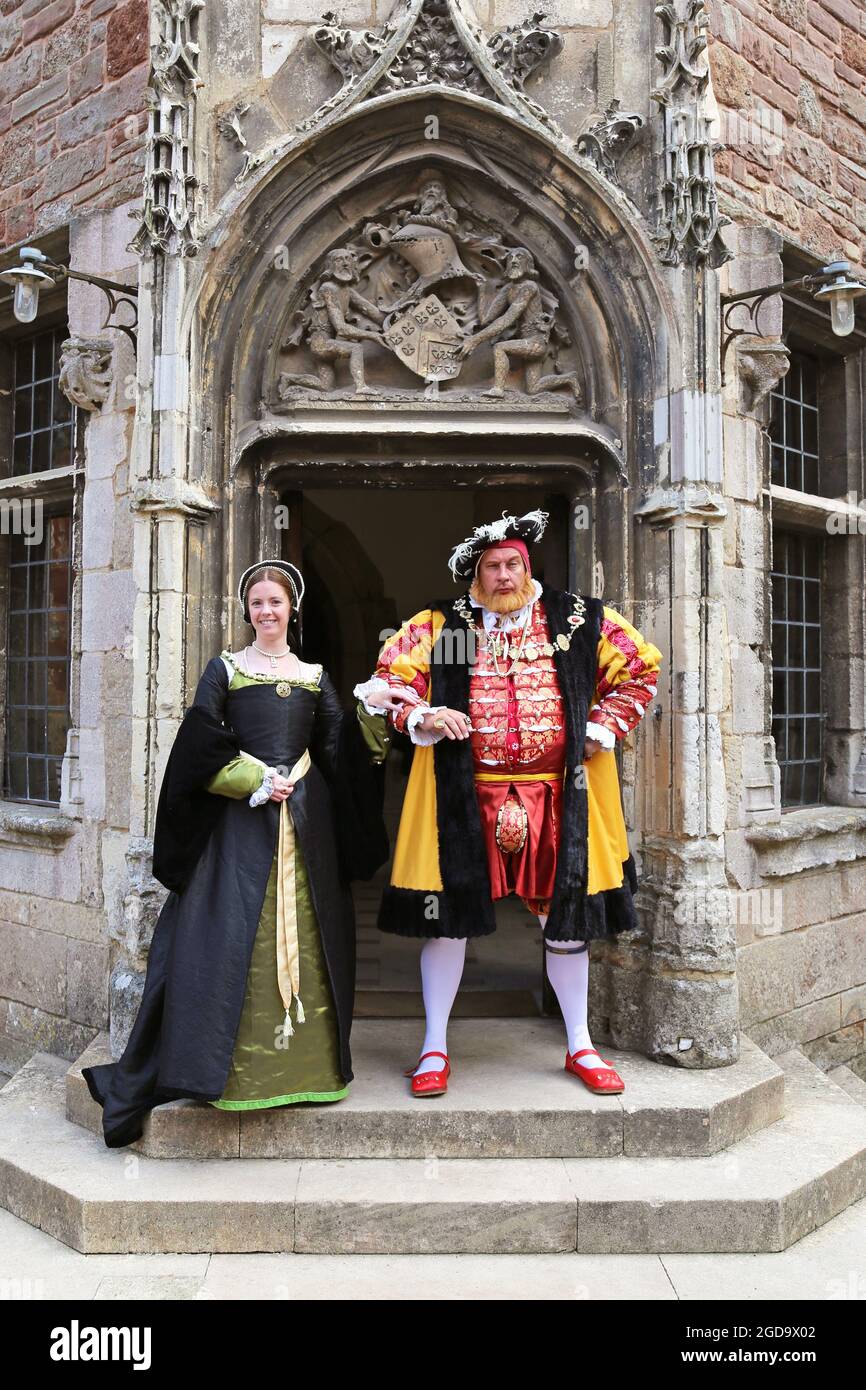 Anne Boleyn and Henry 8th. Past Times Living History present An Audience with King Henry VIII Berkeley Castle Gloucestershire England UK Europe Stock Photo Alamy