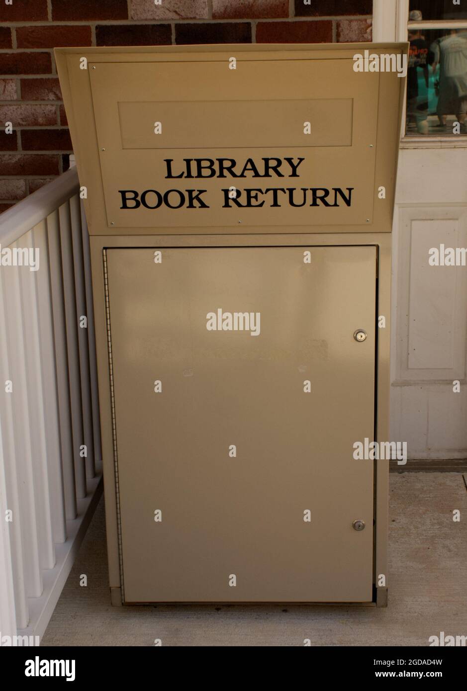 Deposit return hires stock photography and images Alamy
