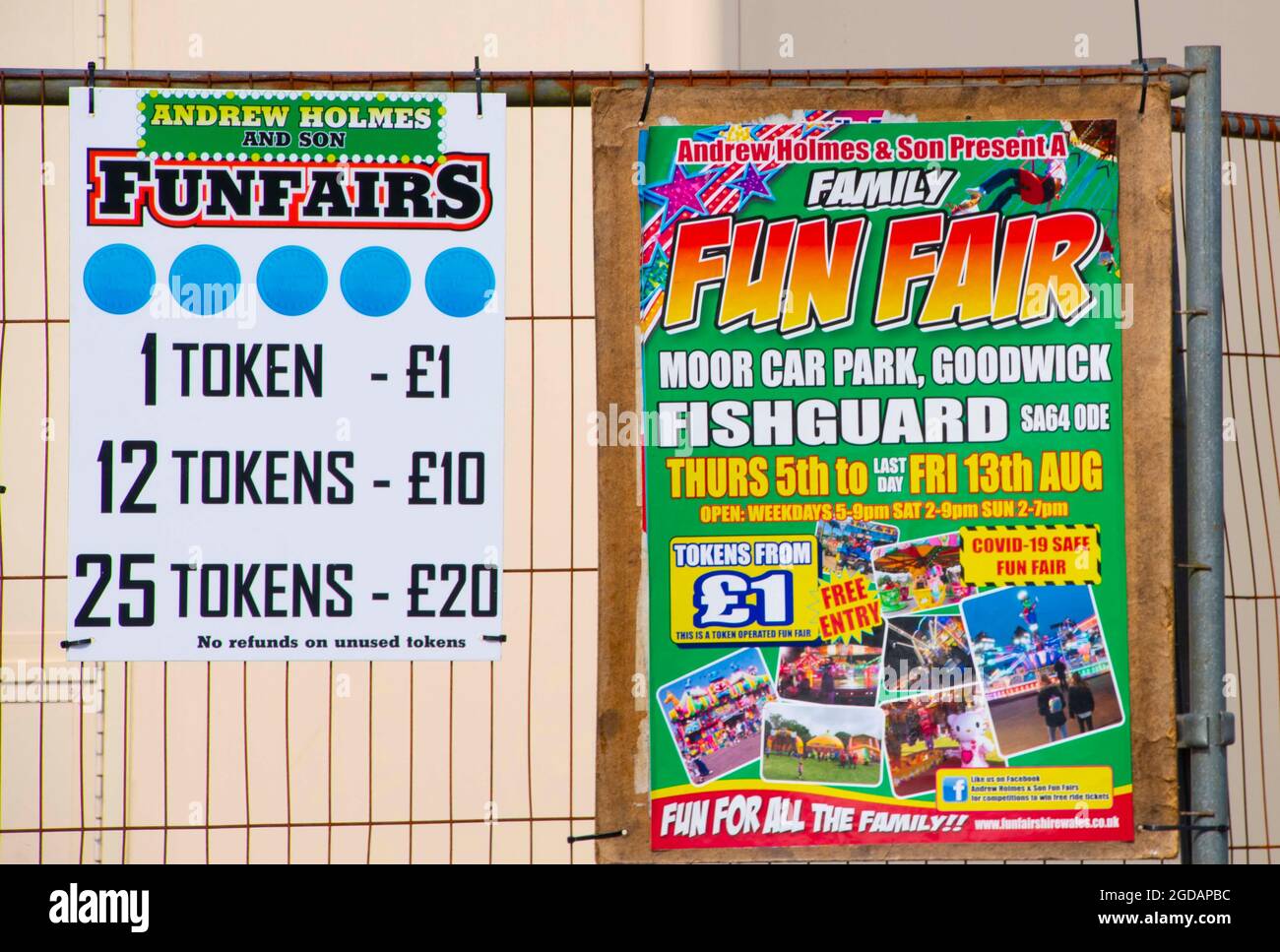 Fairground background sign fun hi-res stock photography and images - Alamy