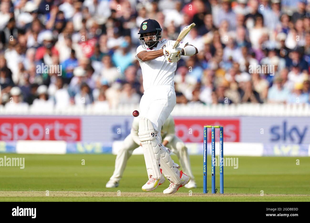 India's KL Rahul bats during day one of the cinch Second Test match at Lord's, London. Picture date: Thursday August 12, 2021. Stock Photo