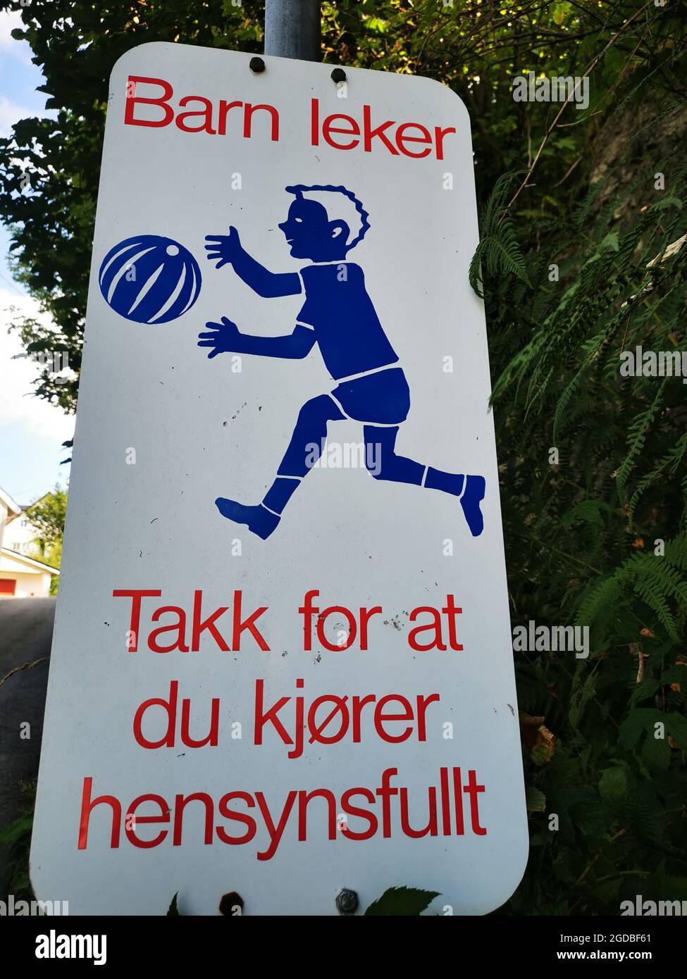 Norwegian street traffic sign telling to be aware of children in the