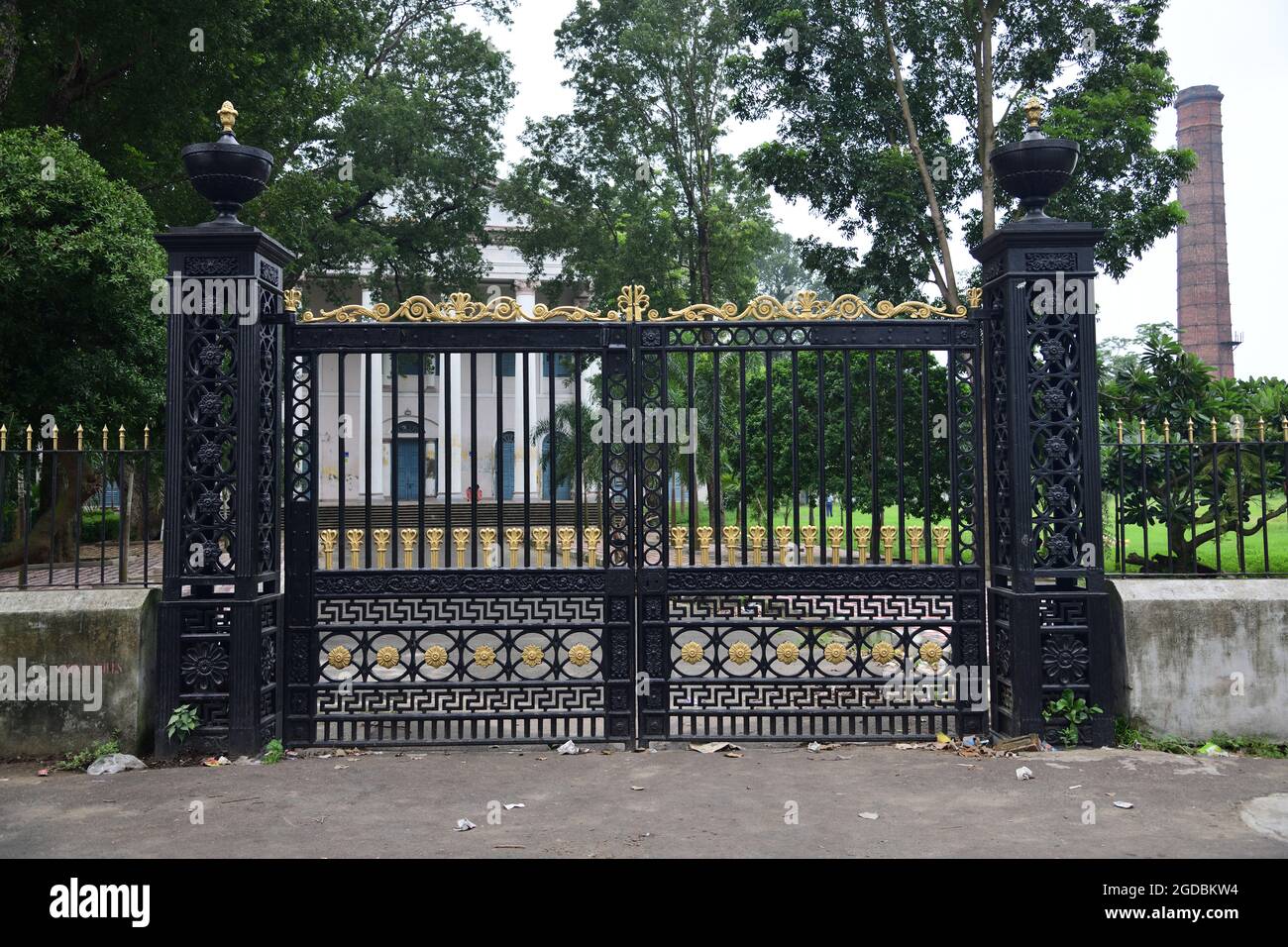 The historic Cast Iron Gate of Serampore College. 8 William Carey Sarani, Serampore, Hooghly, West Bengal, India. It was gifted by Danish King Frederi Stock Photo