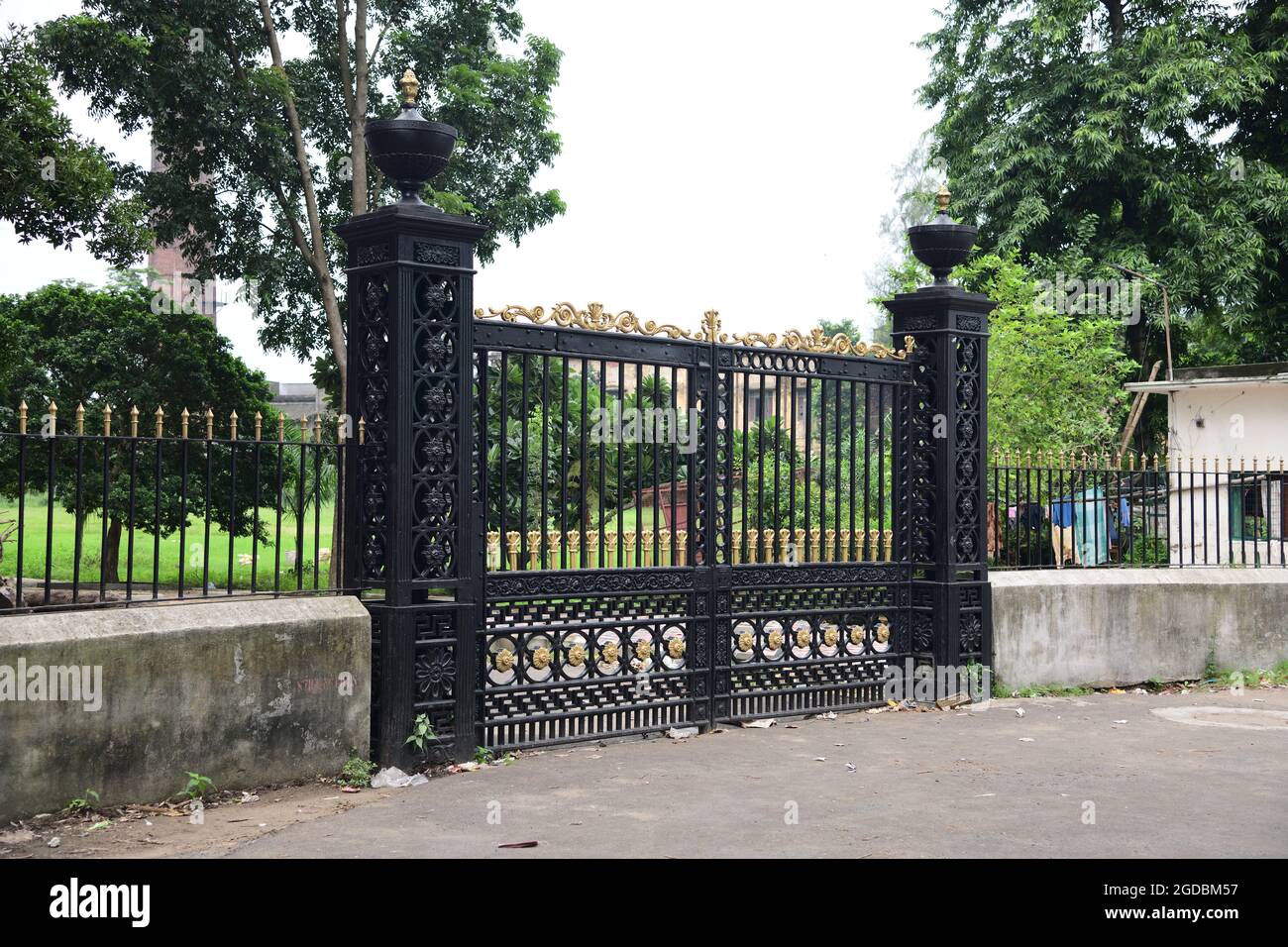 The historic Cast Iron Gate of Serampore College. 8 William Carey Sarani, Serampore, Hooghly, West Bengal, India. It was gifted by Danish King Frederi Stock Photo