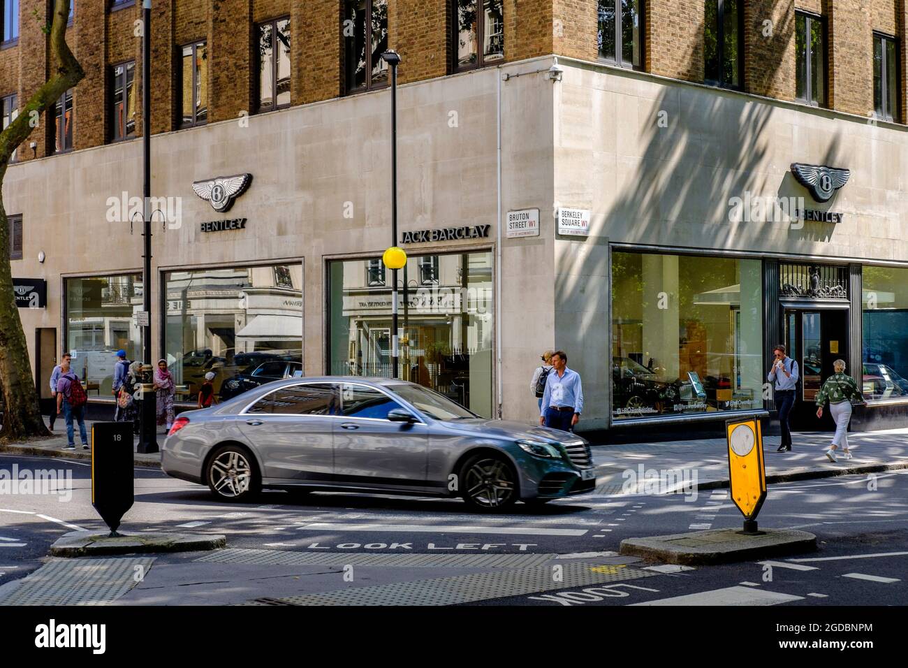 Jack Barclay, prestige car sales showroom, London, UK Stock Photo Alamy